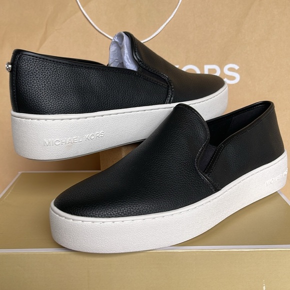 Michael Kors TEDDI SLIP ON
TUMBLED FAUX LTHR
49T2TEFP1L
Black 
Platform Sneakers - Picture 8 of 16